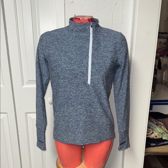 oiselle Tops - Oiselle zip up top shirt blouse base layer sweater pullover
